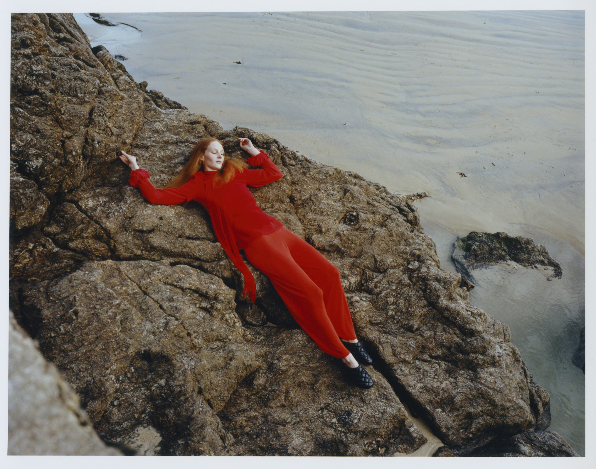 Rouge — © 2022 Estelle Hanania